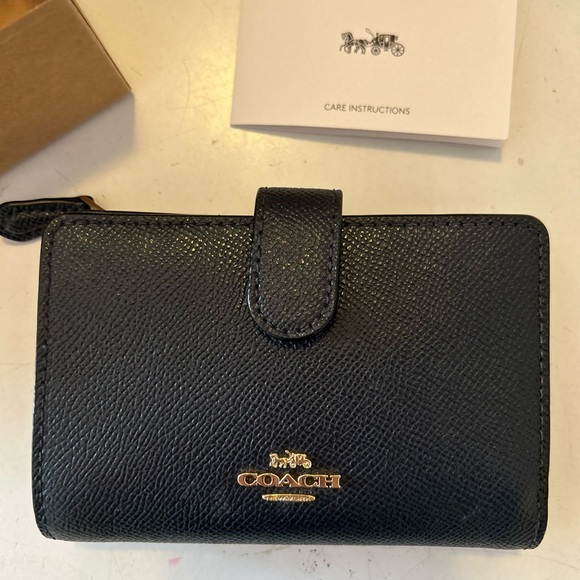 Coach Midnight Blue Leather Corner Zip Coin Case Wallet - Picture 4 of 10